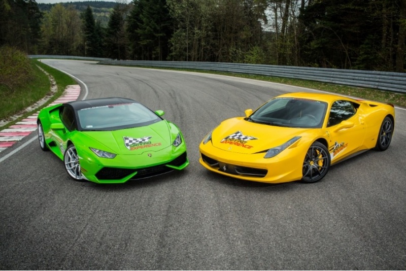 Lamborghini Huracan vs Ferrari 458 Italia