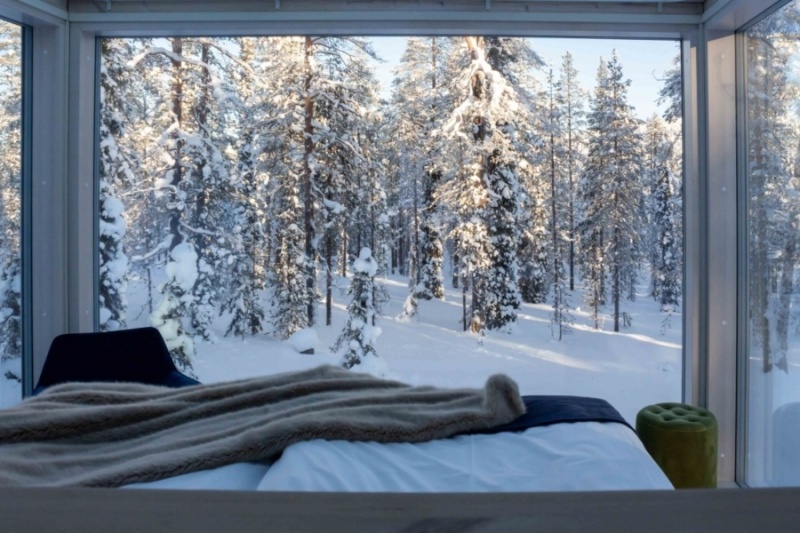 Private use of the glass sauna and outdoor jacuzzi (in summer)