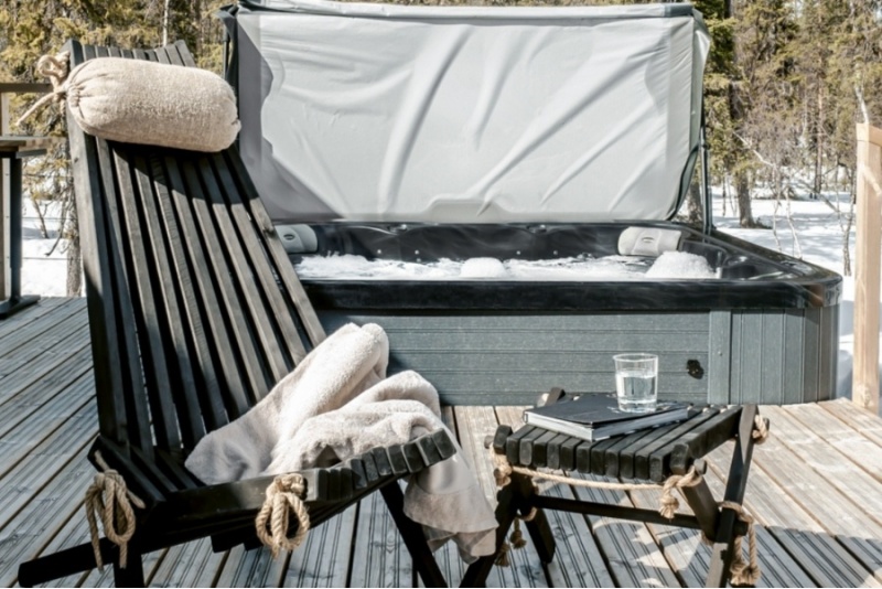 Private use of the glass sauna and outdoor jacuzzi (in summer)
