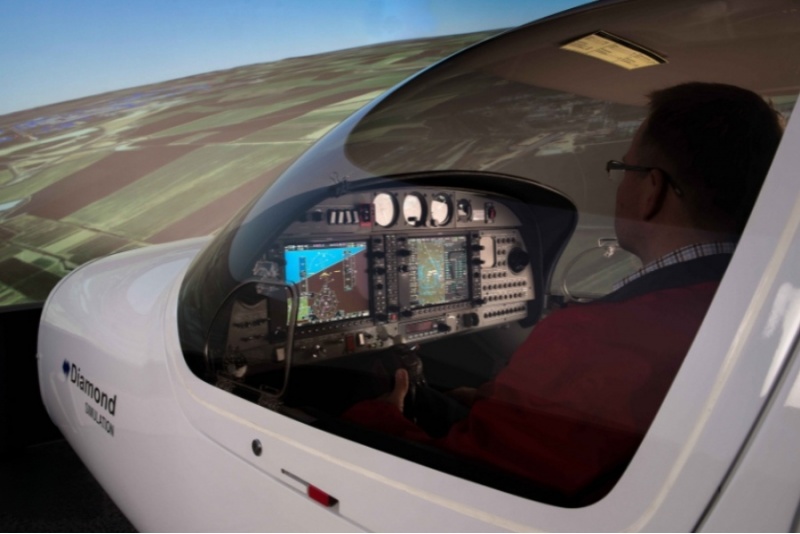 Flight simulator Diamond DA-42