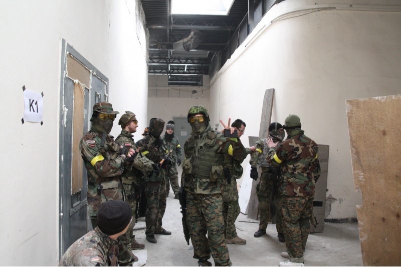 Airsoft game for 4 persons