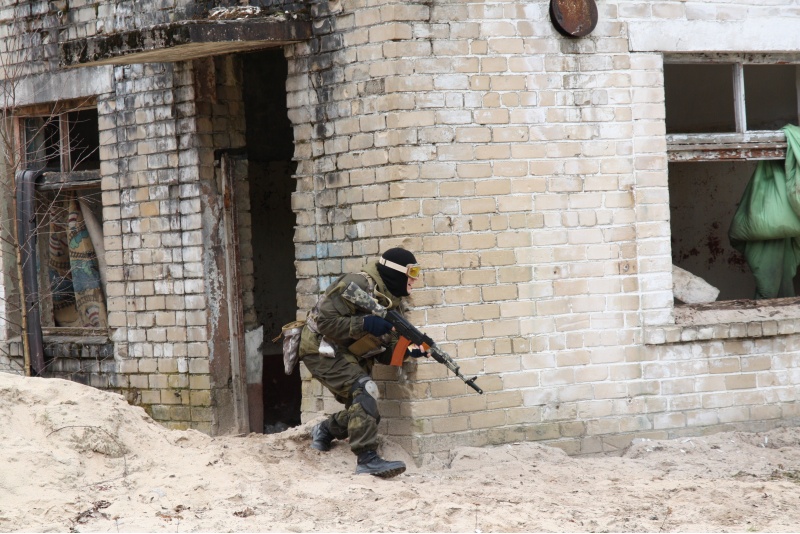 Airsoft game for 4 persons