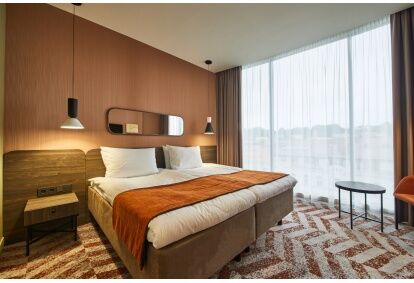 Overnight stay in a Deluxe class room and dinner for two at the 4* hotel "Kaunas"