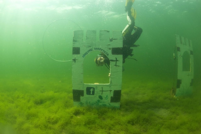 Sightseeing dive with underwater photo session in Plateliai lake