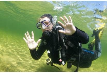 Sightseeing dive with underwater photo session in Plateliai lake
