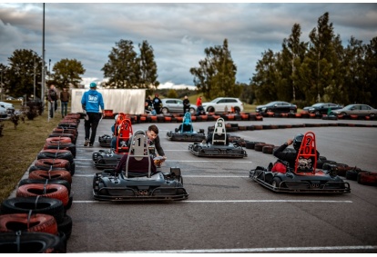 Kart race for 5 people