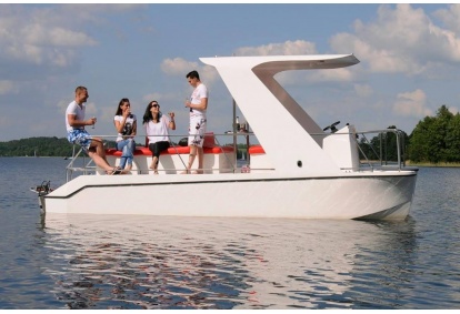 A scenic boat trip for the company in Trakai