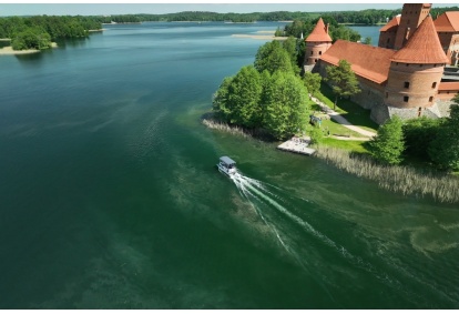 2-hour sailing in Trakai for 1-9 persons