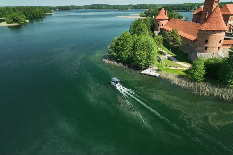 2-hour boat trip in Trakai for 1-9 people
