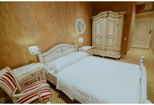 "Country manor romance" - overnight stay with milk SPA and dinner at "Piena Muiža"