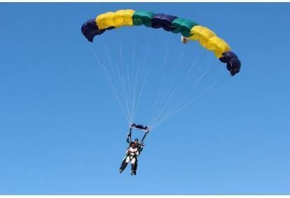 Tandem parachute jump with an instructor in Kaunas