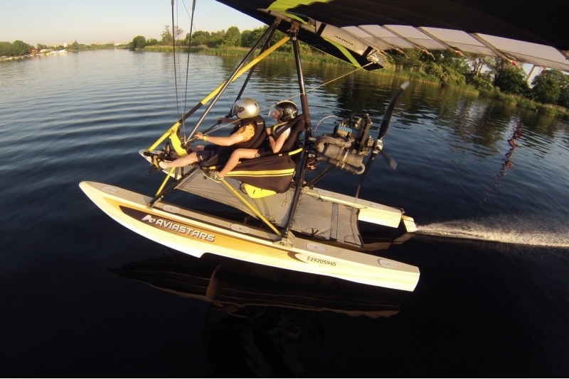 Familiarization flight with a motor hang glider from the water with "Aviastars"