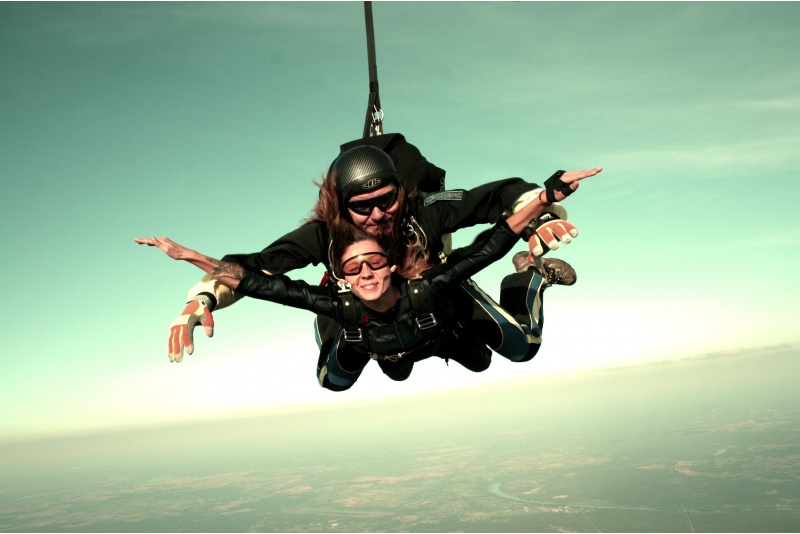 Tandem parachute jump with instructor from 3000m in Daugavpils