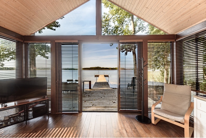 Peaceful relaxation on the lake shore in a beach house in the Molėtai district