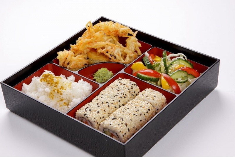 Gourmet dinner at the Japanese cuisine restaurant "Yakata"