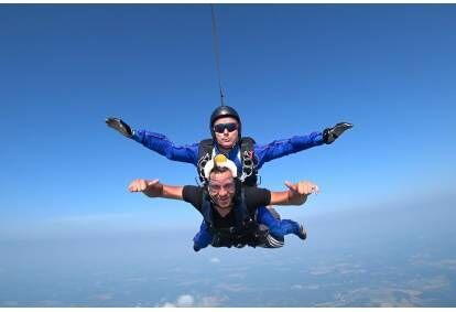 Tandem parachute jump in Rapla