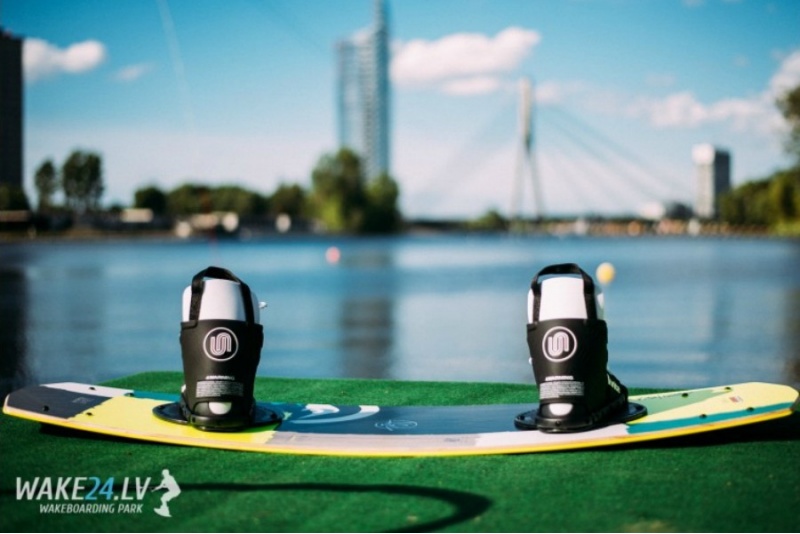 Skating with wakeboard in Riga center