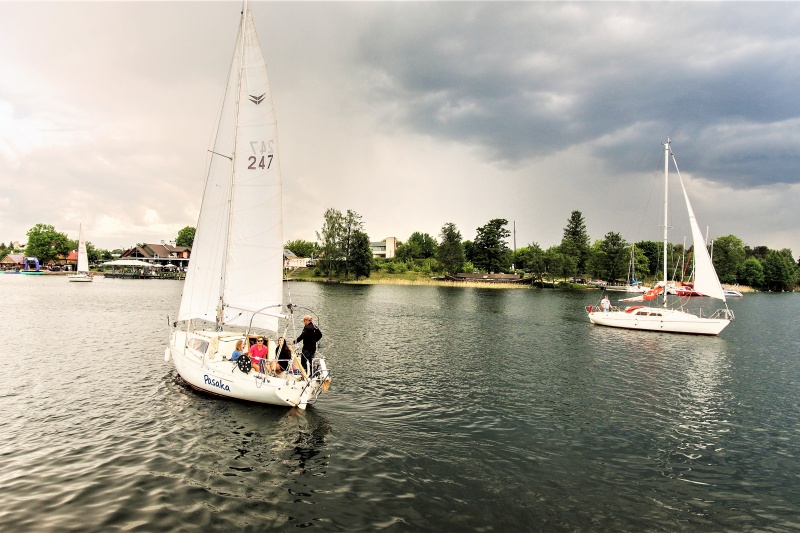 Romantic sailing with a yacht "Pasaka" in Trakai