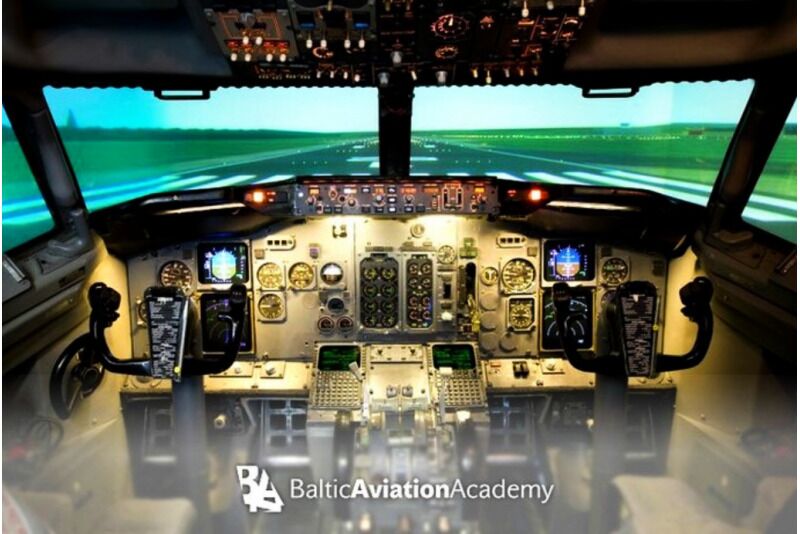 Extreme real flight Boeing 737 simulator piloting in Vilnius