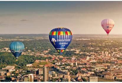 Hot air balloon flight over the city of your choice with the "Aviation Center"