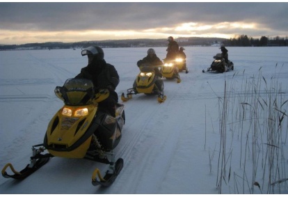 Snowmobile safari